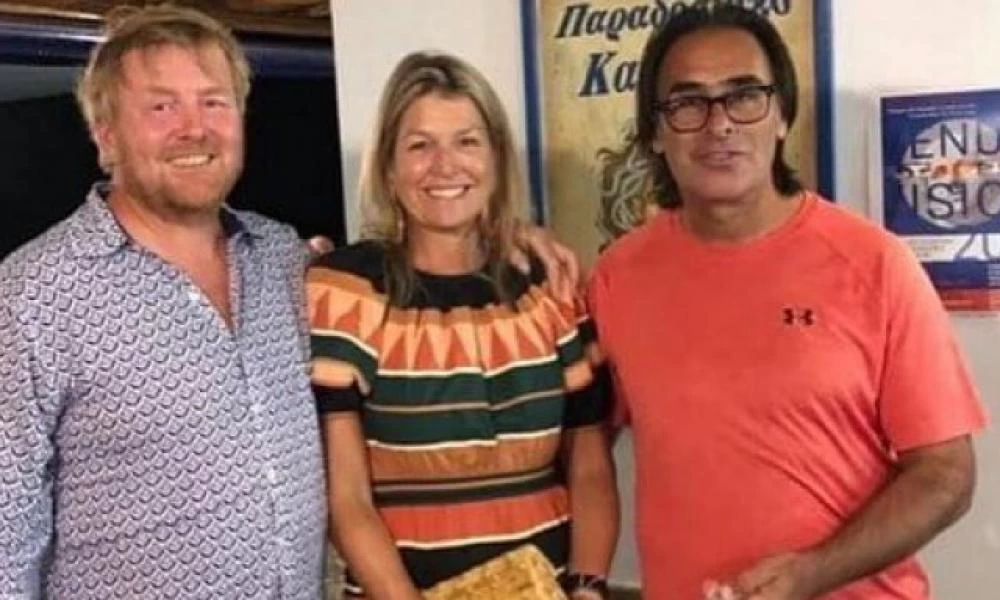 Η συγγνώμη της βασίλισσας Μάξιμα στους Ολλανδούς: Εκανε διακοπές στη Μήλο, χωρίς μάσκα
